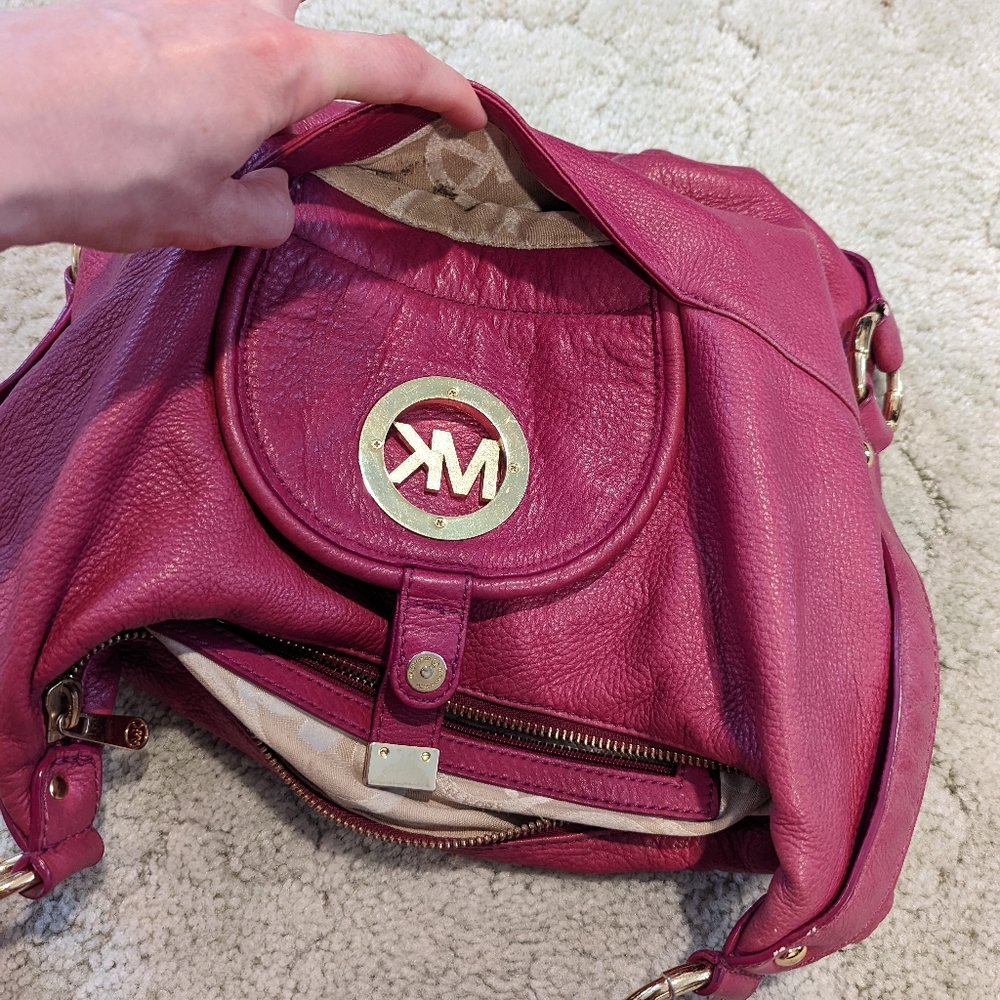 Michael Kors fuchsia handbag - Picture 7 of 7